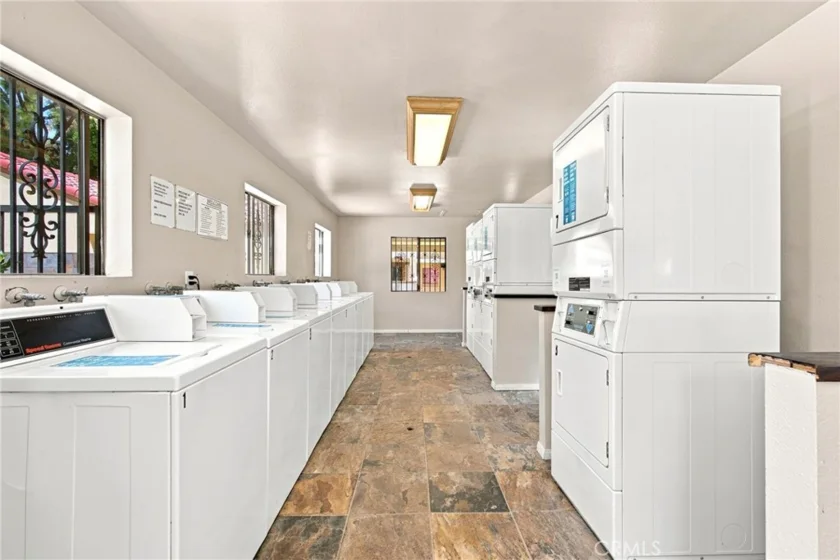 1134 W Blaine #202 photo 15
