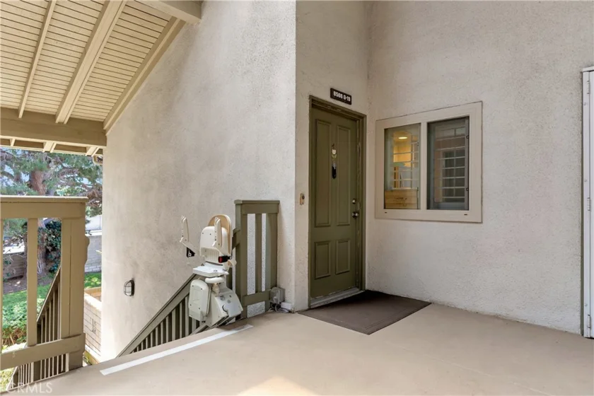 19-G Van Ness Court photo 38