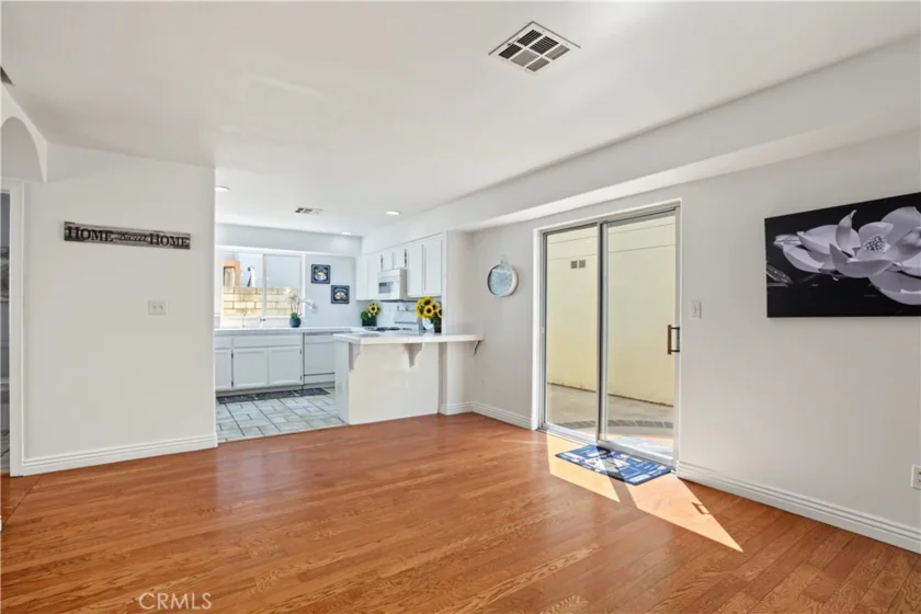 18334 Keswick Street photo 13