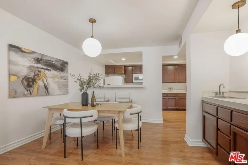 15231 Magnolia Boulevard #114 photo 7