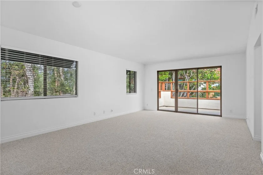 372 Villa Point Drive photo 13
