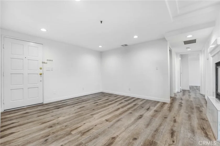 335 S Sierra Madre #203B photo 3