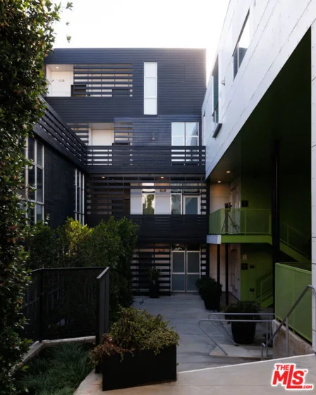 825 N Kings Road #2 photo 33