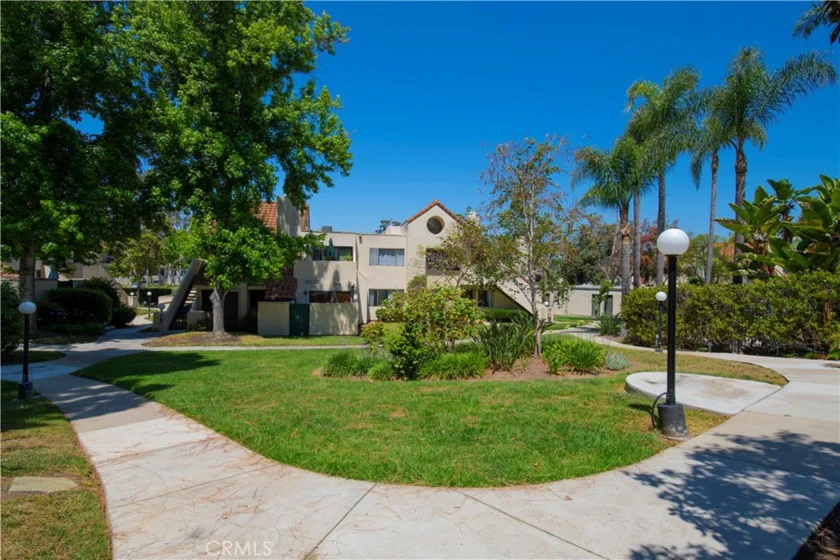 333 N Melrose Drive #E photo 27