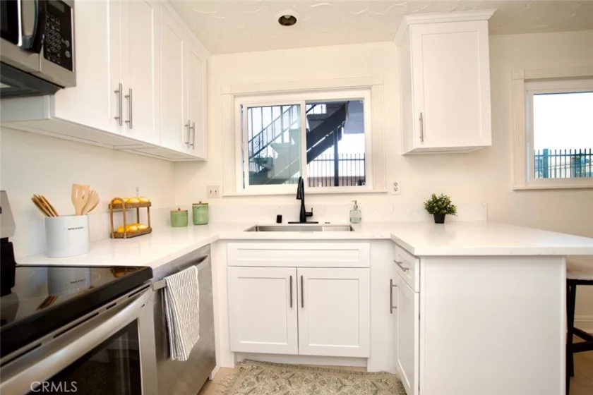 5500 Ackerfield Avenue #104 photo 6