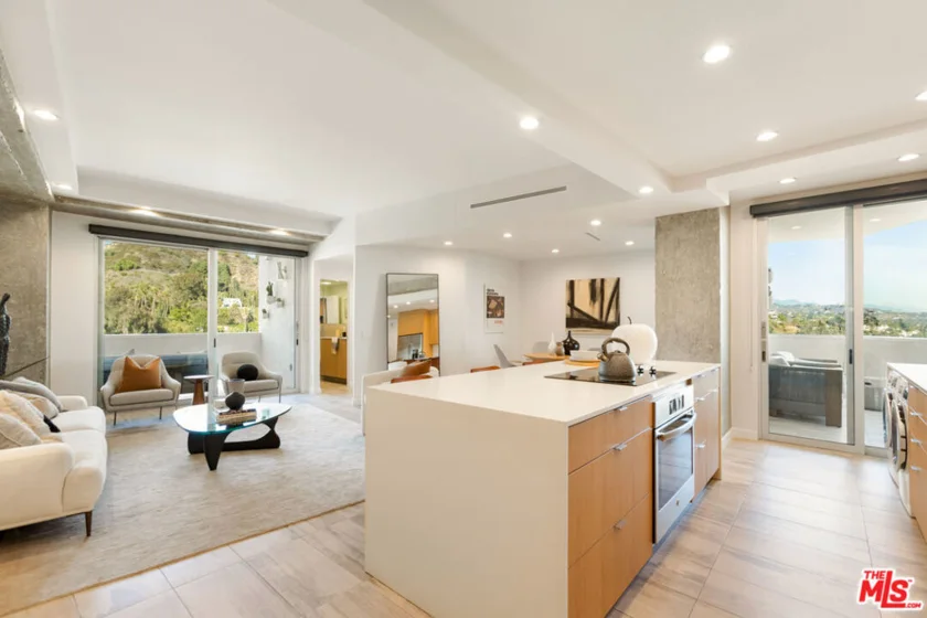 7250 Franklin Avenue #1101 photo 1