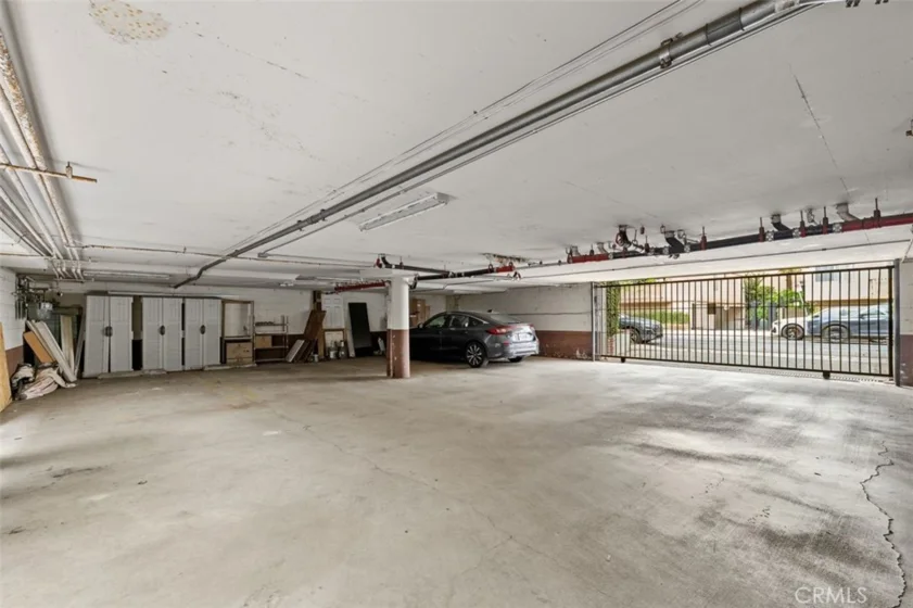 14014 Milbank #5 photo 16
