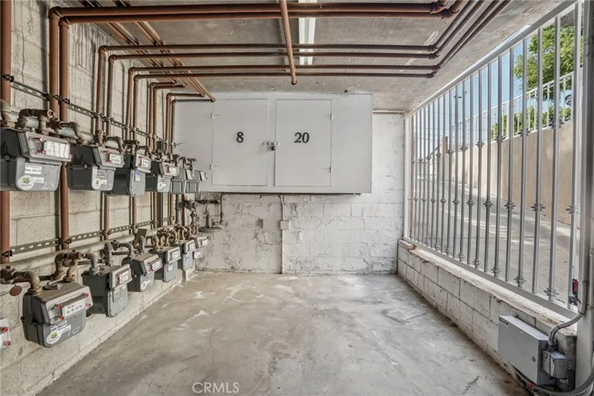 321 W Queen Street #20 photo 11