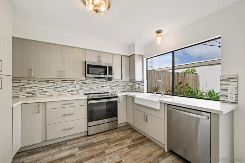 3107 Via Sombra photo 3