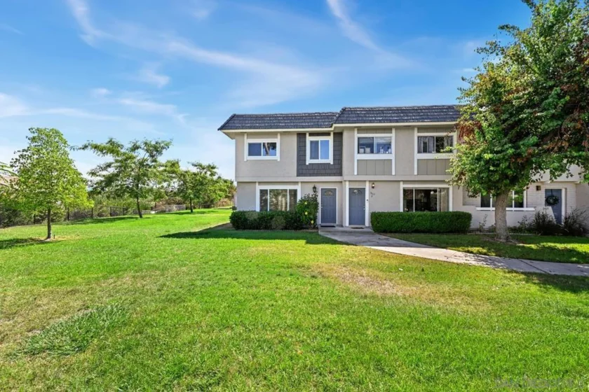 9469 Carlton Oaks Drive #A photo 23