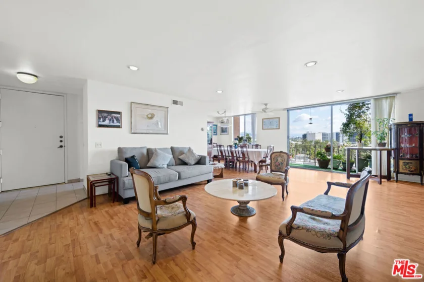 100 S Doheny Drive #512 photo 33