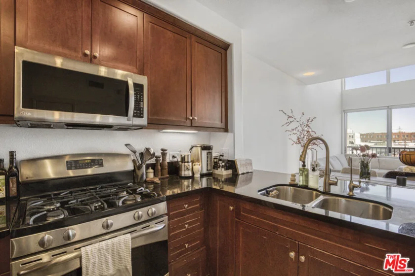 629 Traction Avenue #412 photo 13