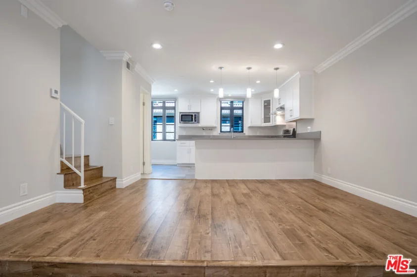 4368 W 8th Street #17 photo 9