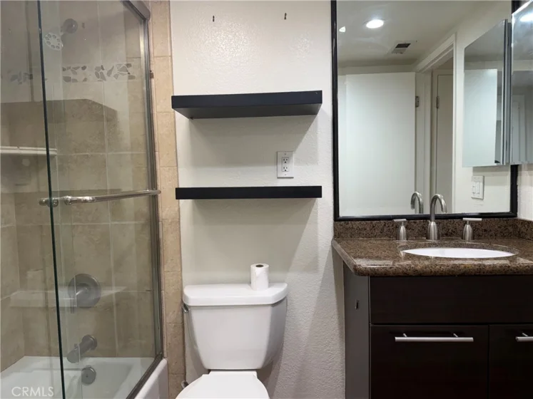 65 Largo photo 14
