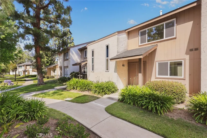 1419 Norwich Lane photo 3