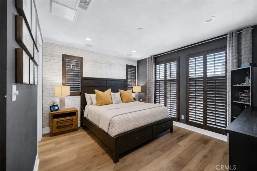 1687 Grand View photo 25