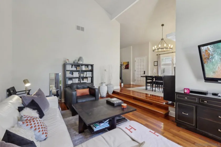 3210 Caminito Eastbluff #56 photo 1