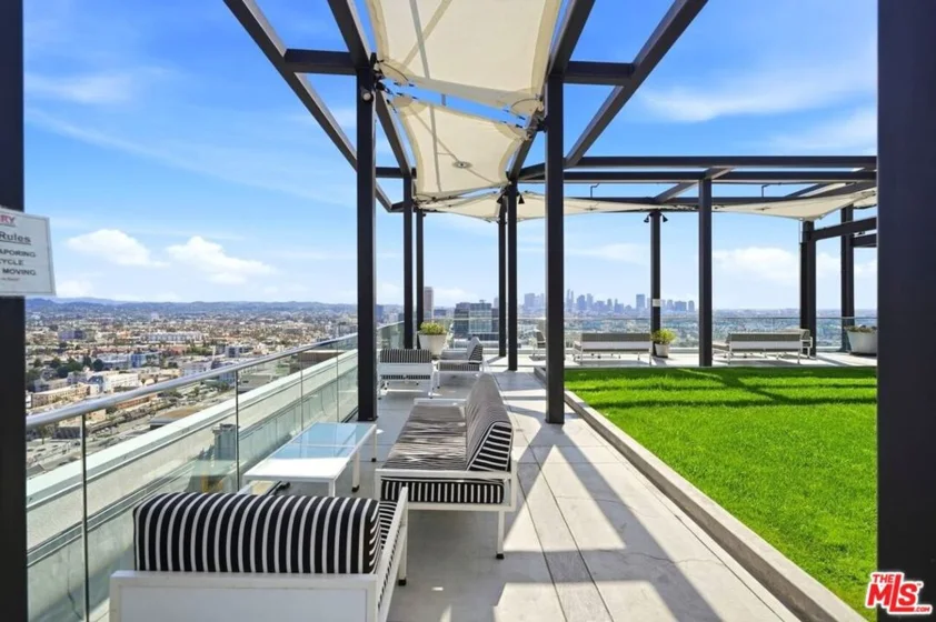 3810 Wilshire Boulevard #605 photo 38