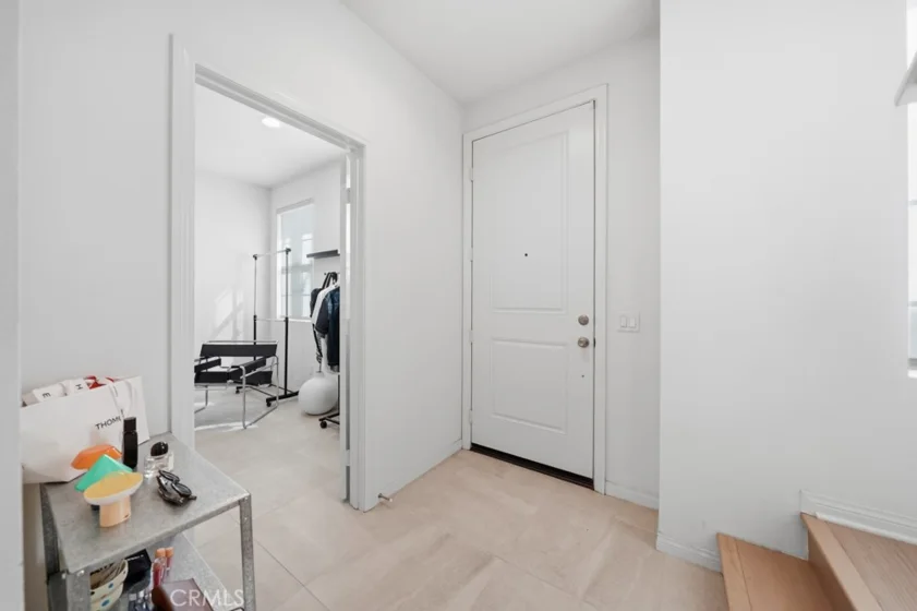 6931 Magnolia photo 2