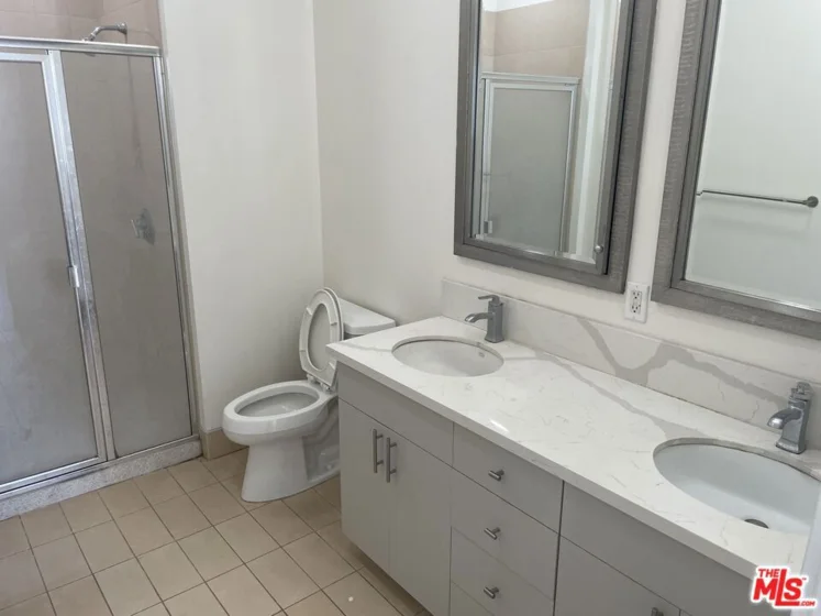 3810 Wilshire Boulevard #1001 photo 6