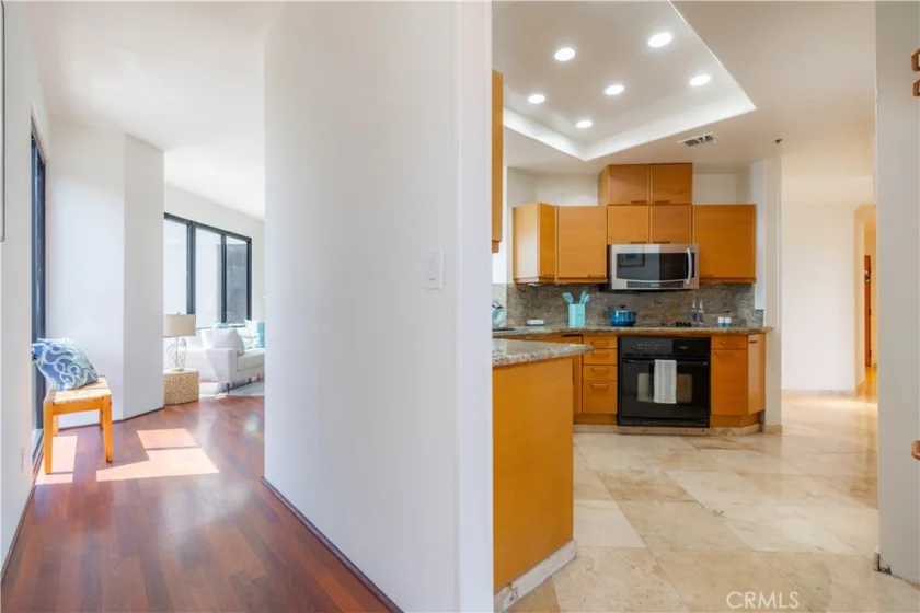 1310 E Ocean #401 photo 21
