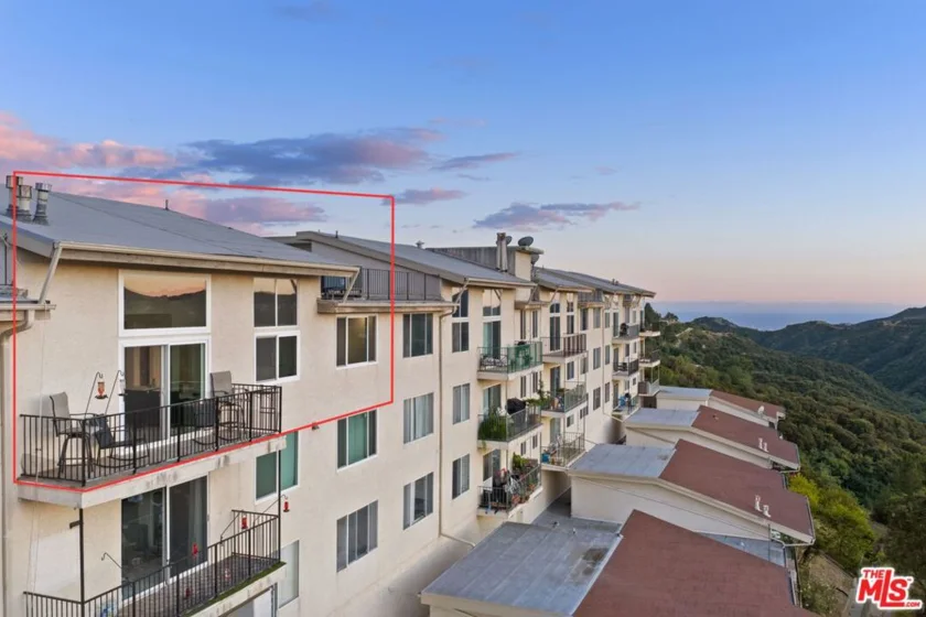 2385 Roscomare Road #F10 photo 14