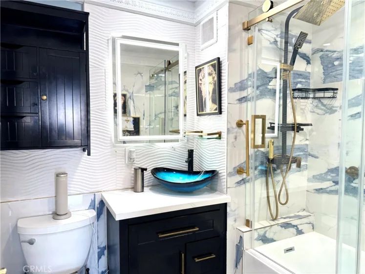 100 Atlantic #1012 photo 17