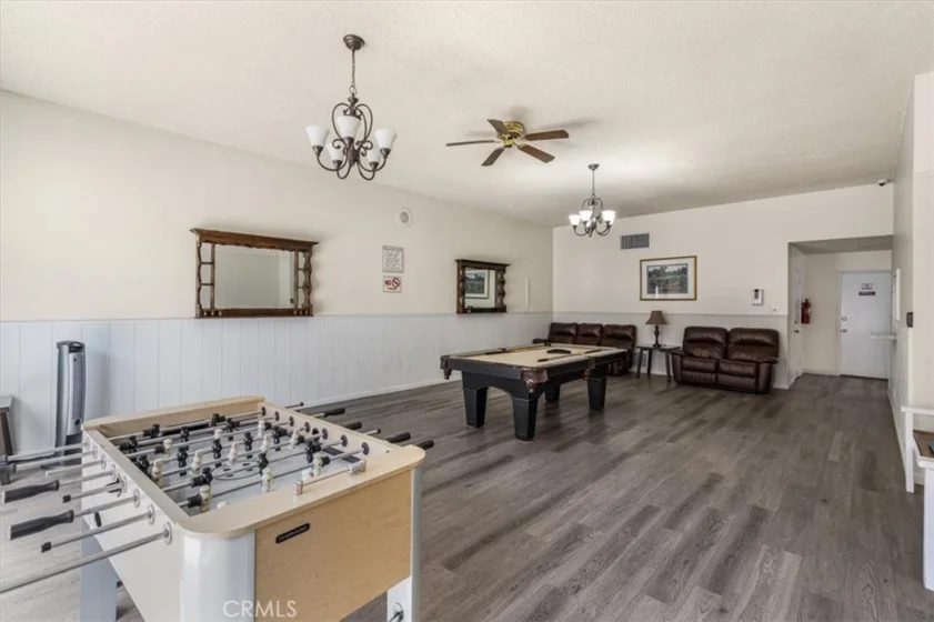 278 N Wilshire #129 photo 33