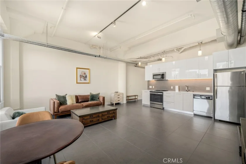 939 S Broadway #1001 photo 5