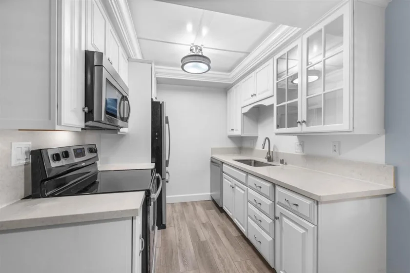 1740 Roosevelt #APT B photo 23