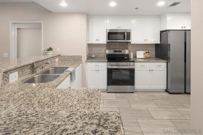 9229 Regents Road #L124 photo 1