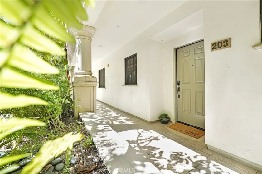333 N Hill Avenue #203 photo 3