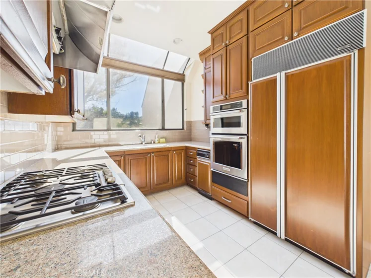 23534 Longmeadow photo 19