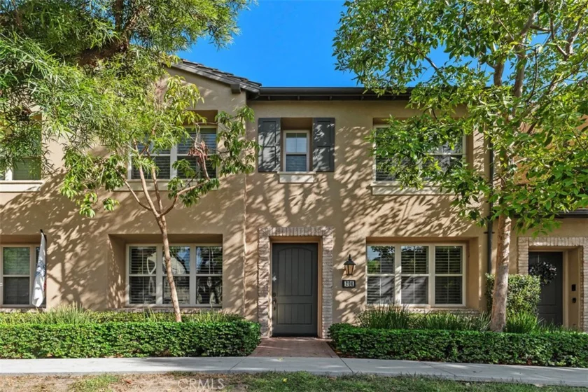 204 Overbrook photo 1