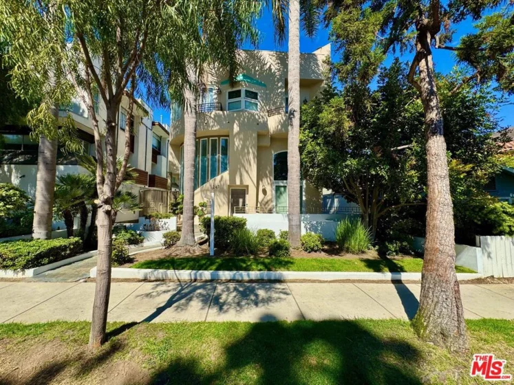 1247 23rd Street #D photo 1