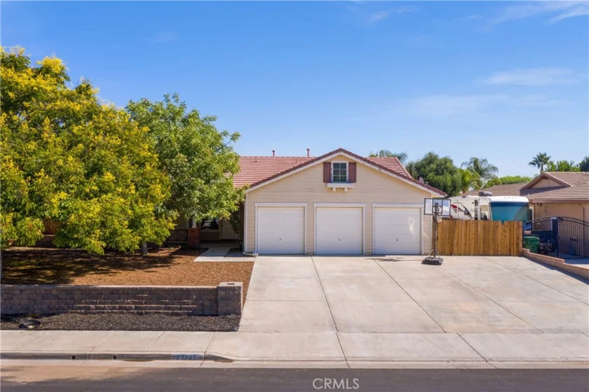 23828 Hayes Avenue photo