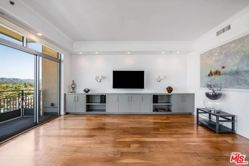 10800 Wilshire Boulevard #1101 photo 9