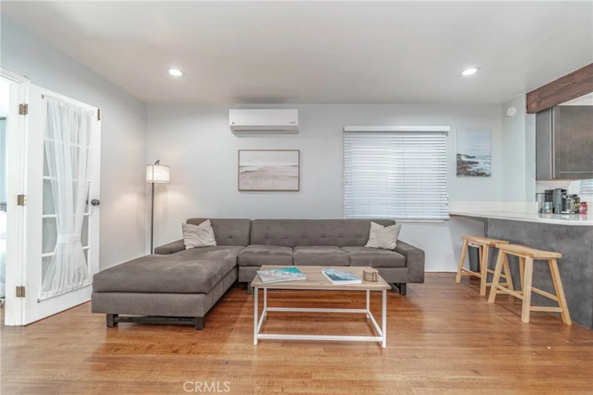 325 Cedar photo 21