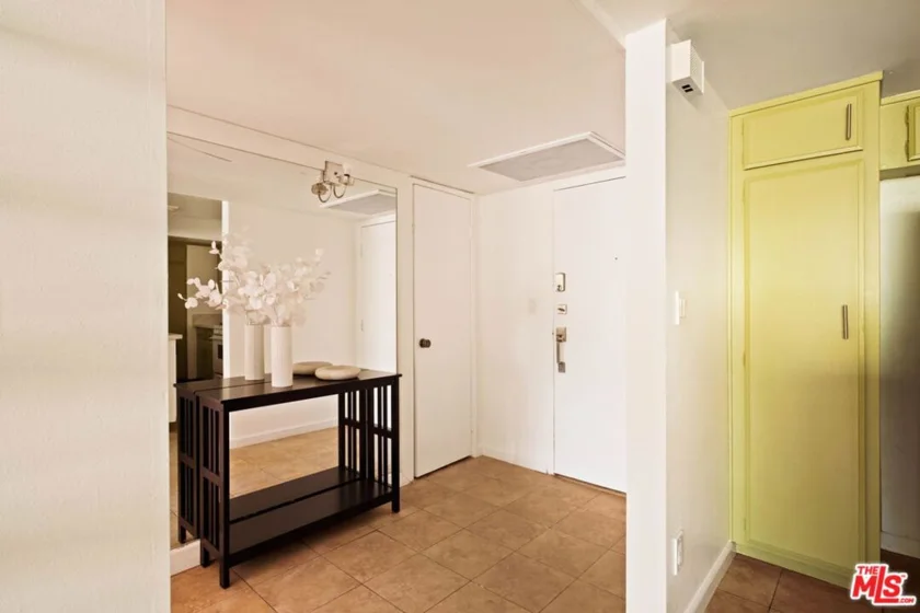 2700 Cahuenga Boulevard #4303 photo 24