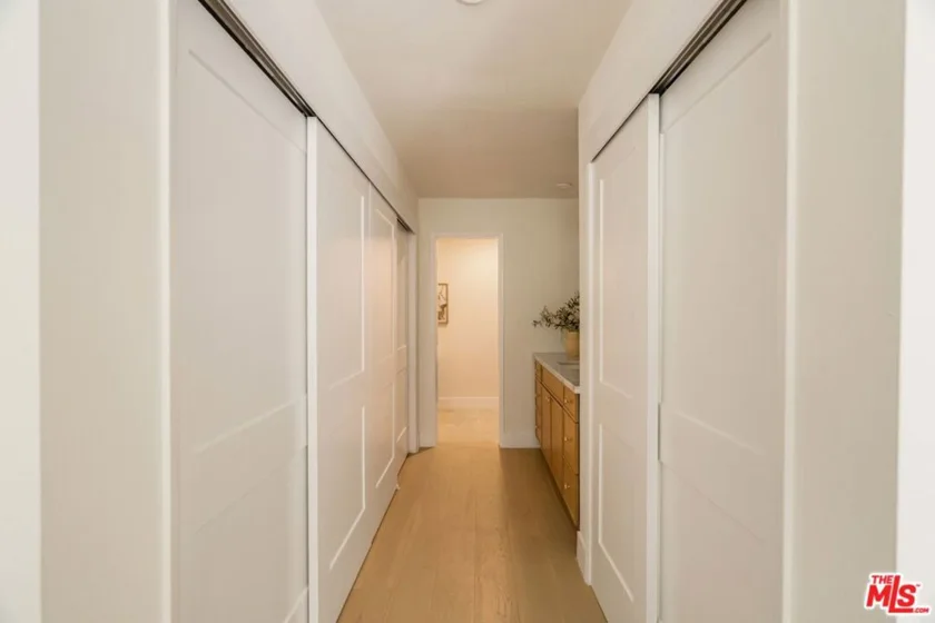 848 N Kings Road #208 photo 20