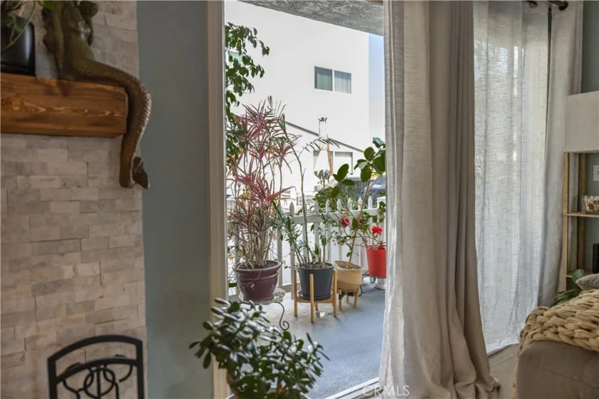 1919 E Beverly Way #113 photo 5