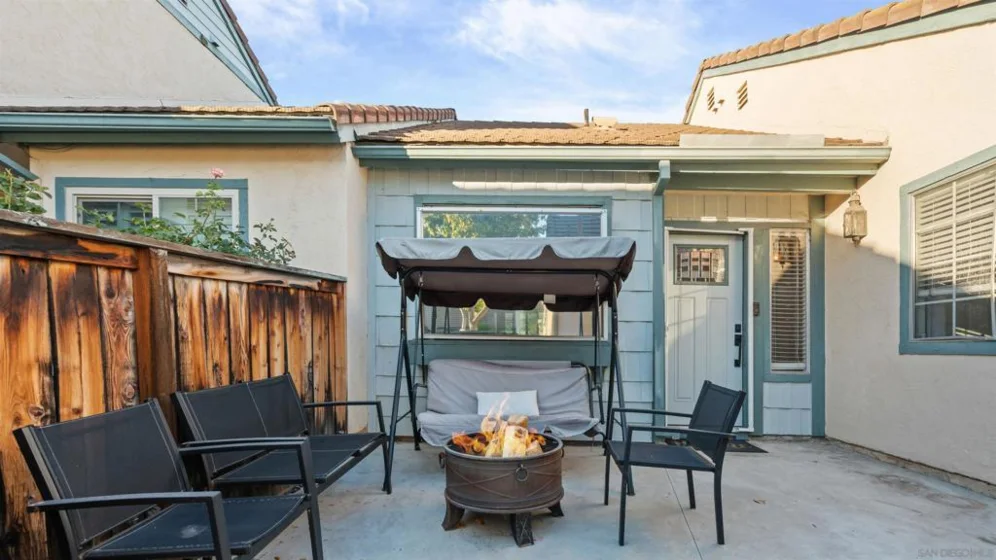 422 Devonshire Gln photo 4