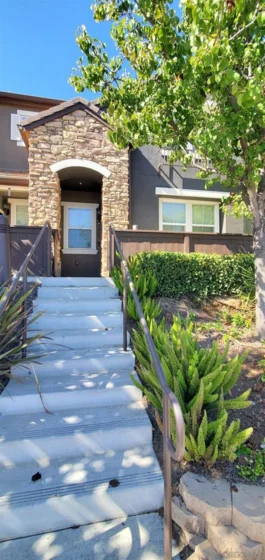 1402 Rosemonde Lane photo 1
