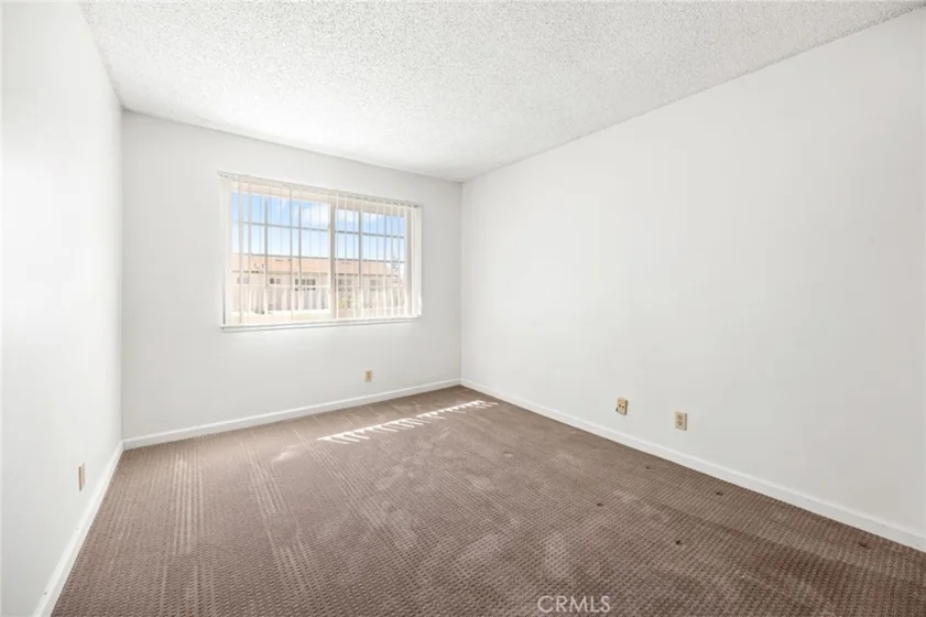 8174 Glengarry Green photo 19
