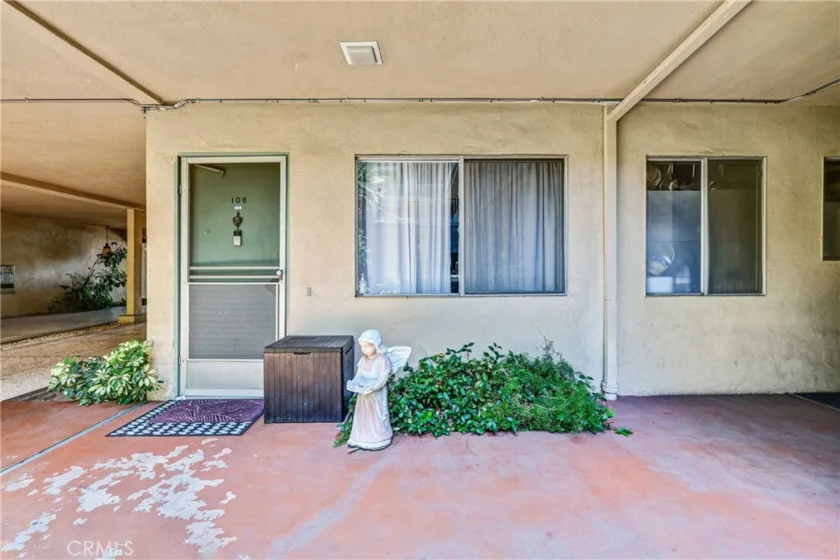 215 N Kenwood Street #106 photo 27