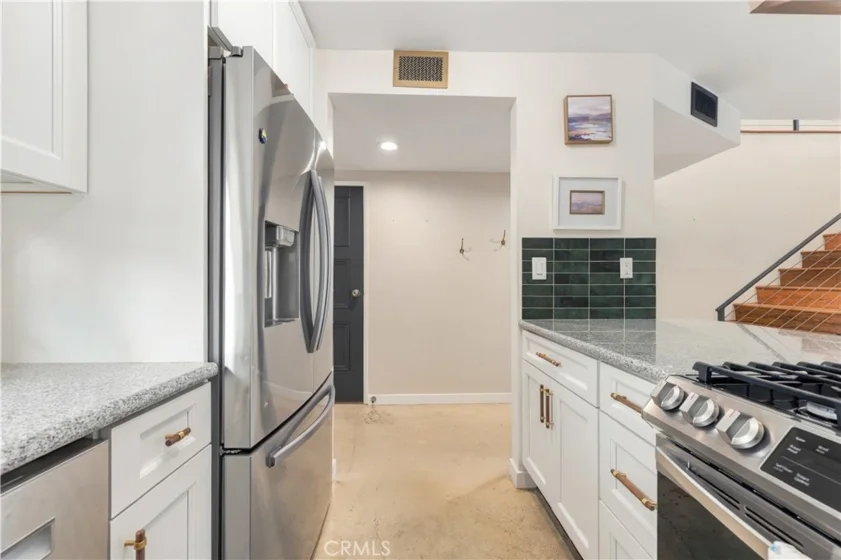 15207 Magnolia Boulevard #119 photo 8