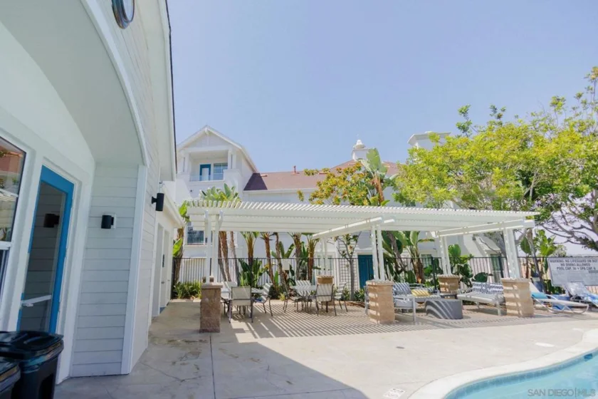 810 Harbor Cliff Way #230 photo 51
