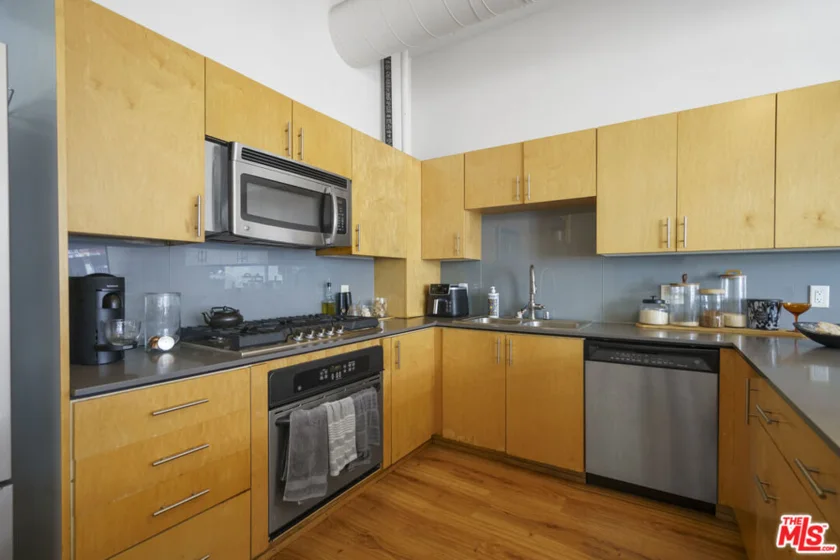 1130 S Flower Street #215 photo 46
