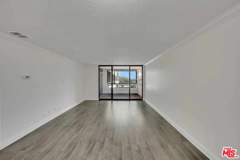 121 S Hope Street #429 photo 10