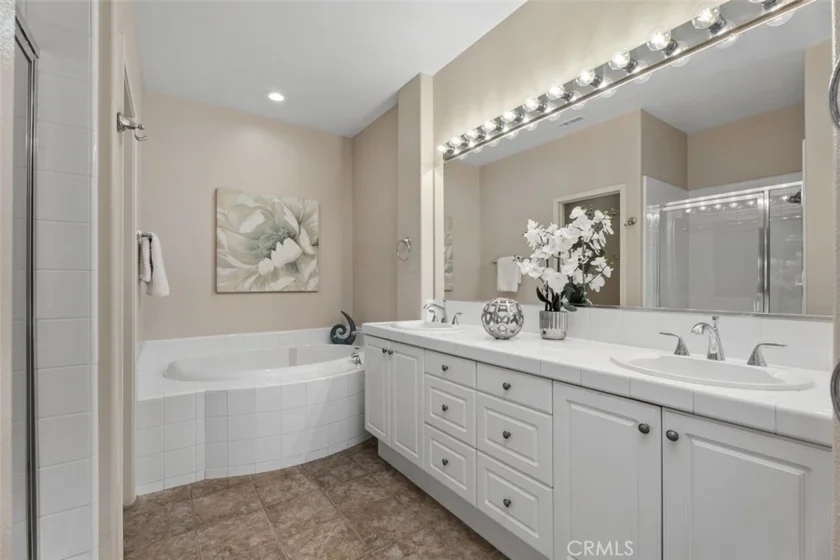 44 Burlingame photo 29